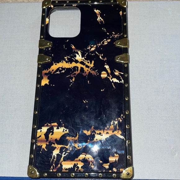 iPhone 12/12pro trunk case- Gold Marble - Picture 1 of 1